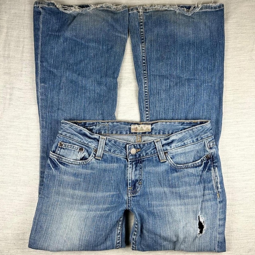 BKE Y2K 2000s Low Rise distressed Flare Jeans Starlite Stretch